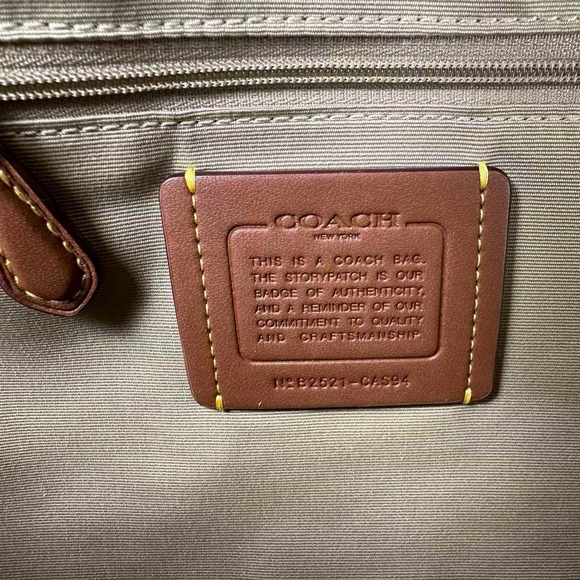 Coach Court Backpack with Strawberry Print Style In Canvas/Gold/Chalk CAS94 NWT - Picture 7 of 10